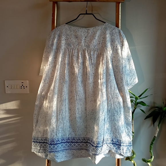 White and Blue Cotton Plus Top - Picture 14 of 15